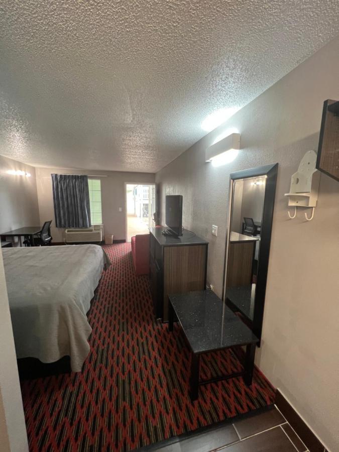 Key West Inn - Tuscumbia Экстерьер фото